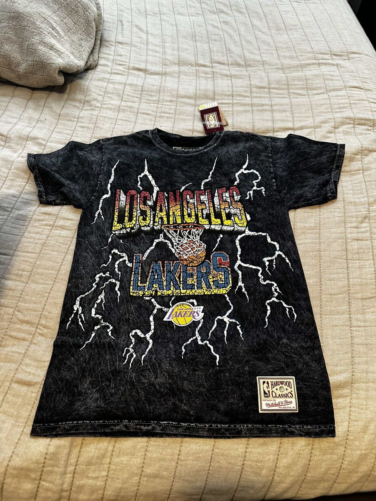 Mitchell & Ness Vintage Lakers Lightning Tee Size US S / EU 44-46 / 1 - 1 Thumbnail