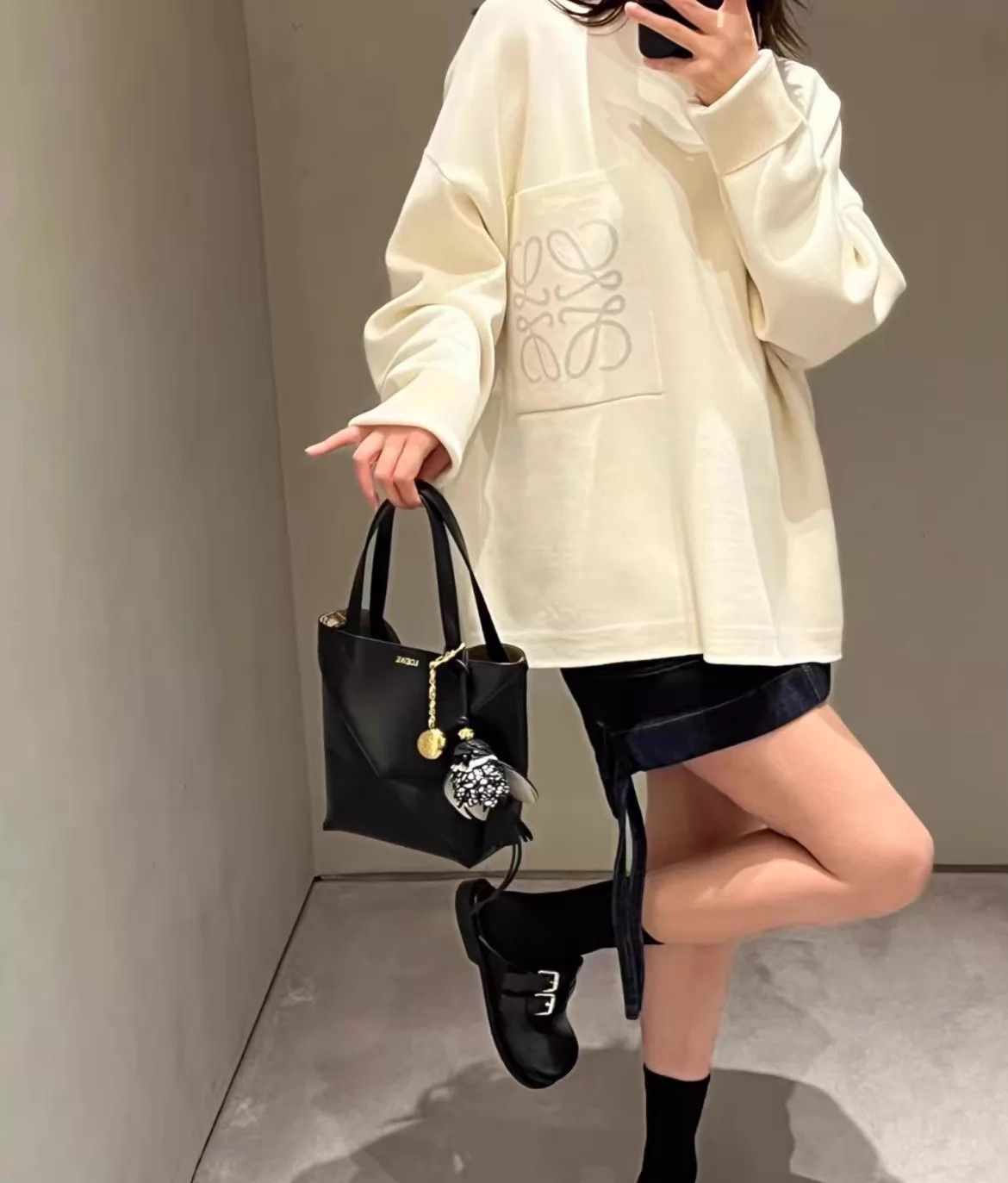 Loewe Loewe pocket oversized square logo sweatshirt M 99New Size M / US 6-8 / IT 42-44 - 1 Thumbnail