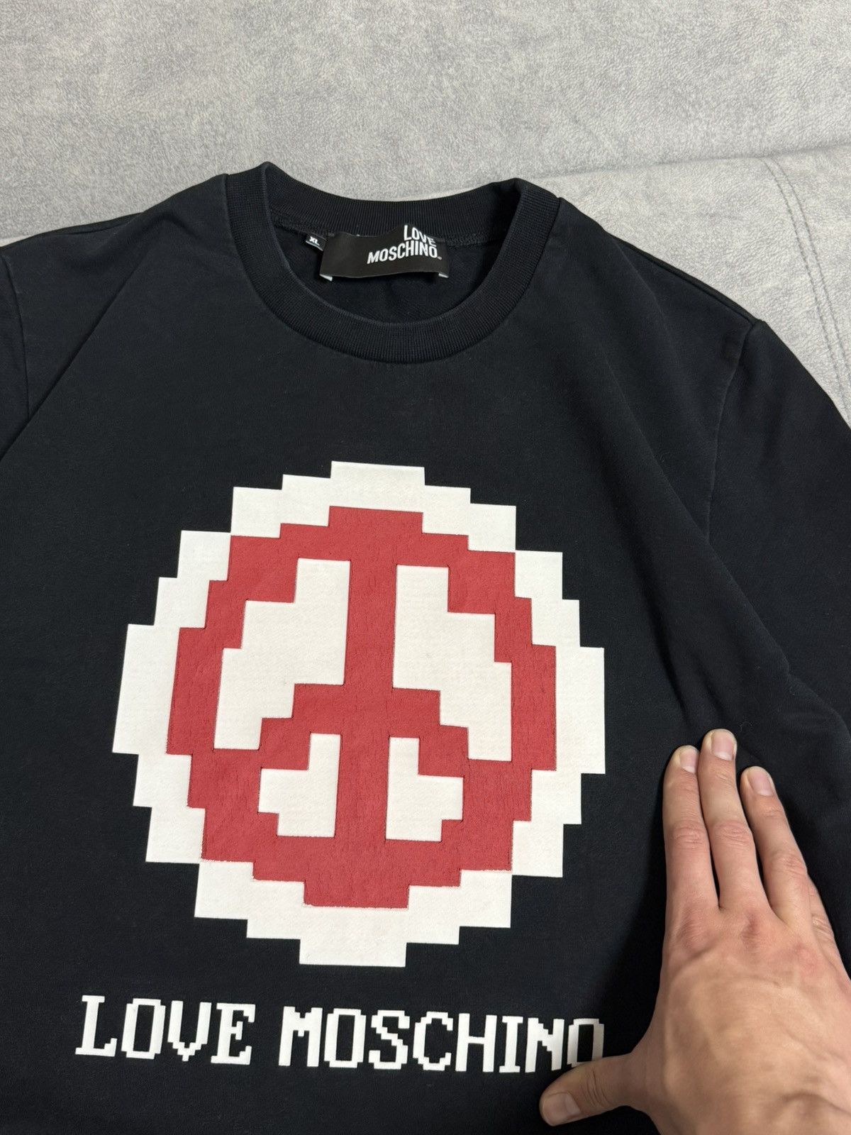 Designer × Moschino Love Moschino Peace sweatshirt men size L XL retro style Size US XL / EU 56 / 4 - 10 Thumbnail