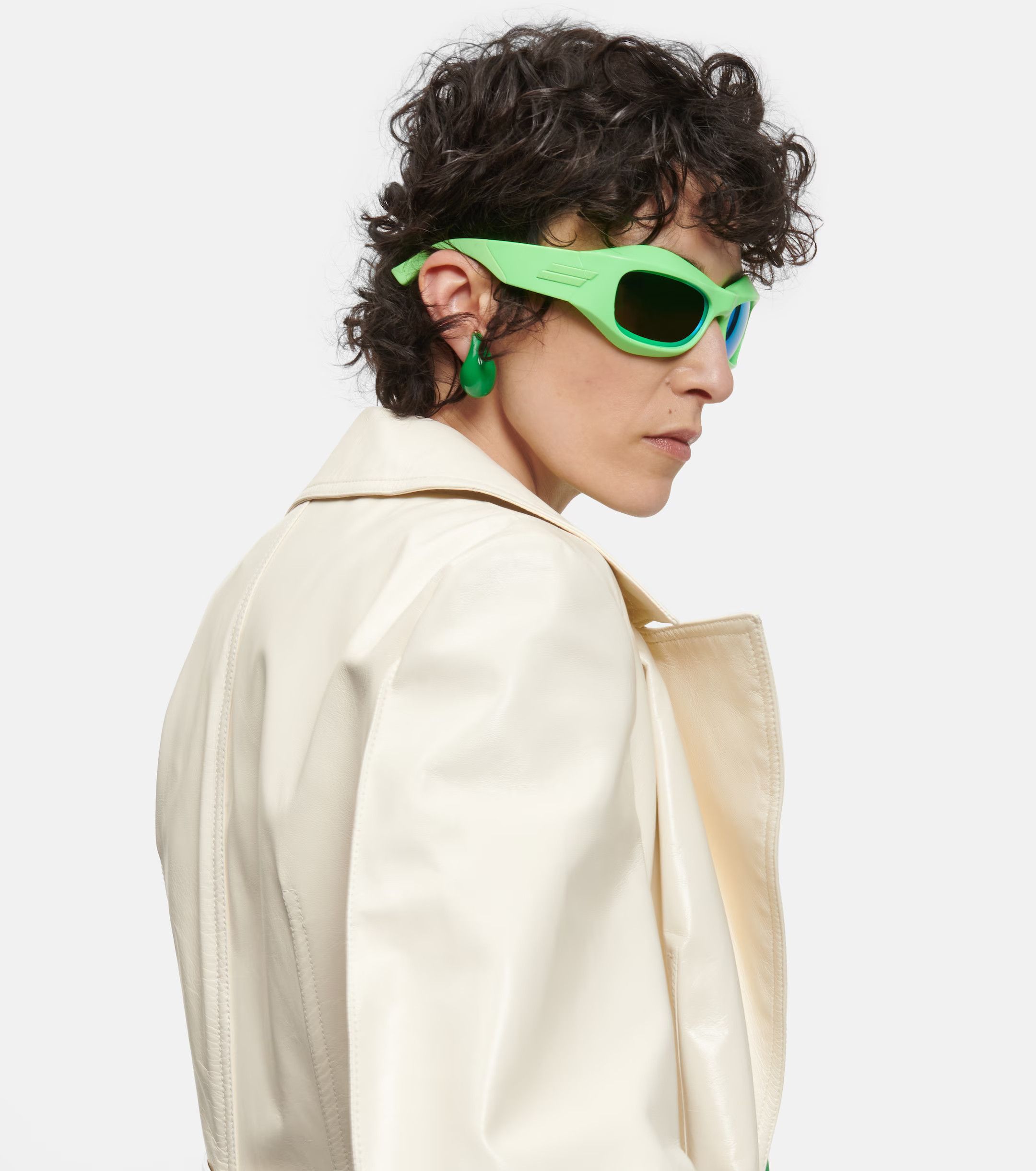 Bottega Veneta o1n1vont0924 Size: OS / Bend Sunglasses in Green Size ONE SIZE - 3 Thumbnail