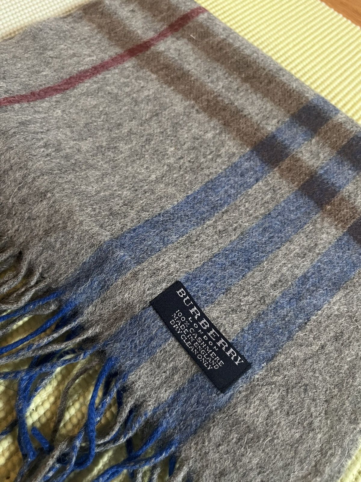 Burberry × Vintage Burberry Nova Check Scarf Grey Size ONE SIZE - 3 Thumbnail