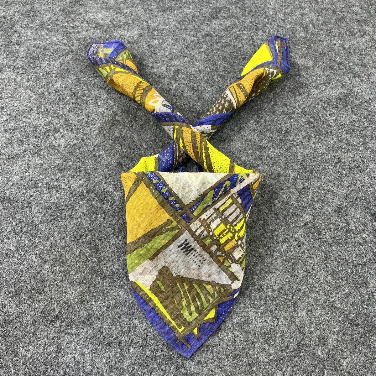 Issey Miyake × Japanese Brand Issey Miyake Handkerchief / Bandana / Neckerchief B736 Size ONE SIZE - 3 Thumbnail