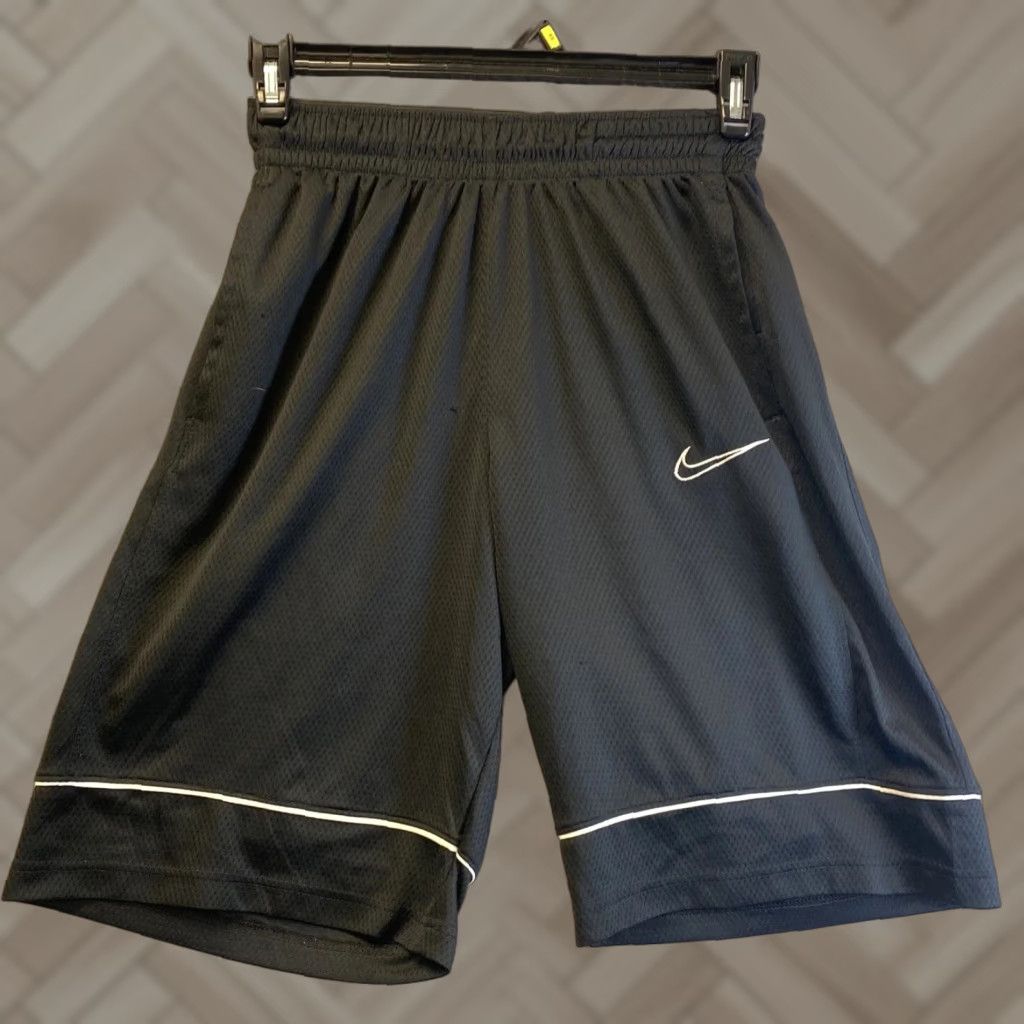 Nike Nike Men’s Basketball Shorts Black Size S Adult 32-71 Basketball Shorts Nike S Black 32-71 Men’s Athletic Shorts Size US 29 - 1 Thumbnail