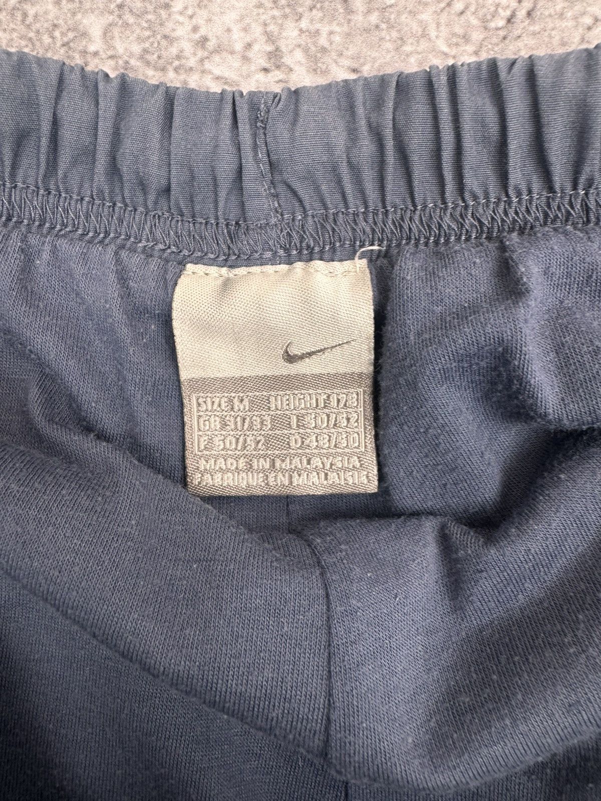 Nike Nike Men Track Pants Grey Size M Size US 30 / EU 46 - 5 Thumbnail