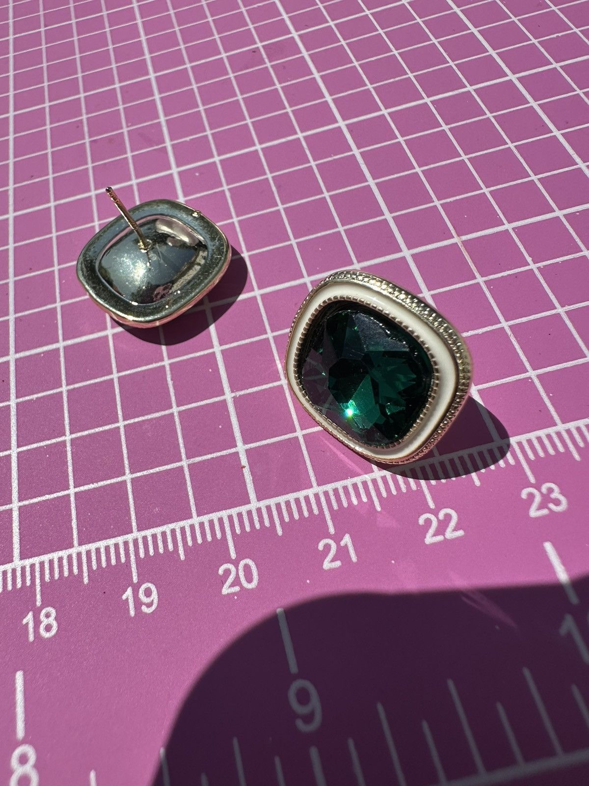 Designer Noir gold tone green diamond beige edge studs square earring Size ONE SIZE - 5 Thumbnail