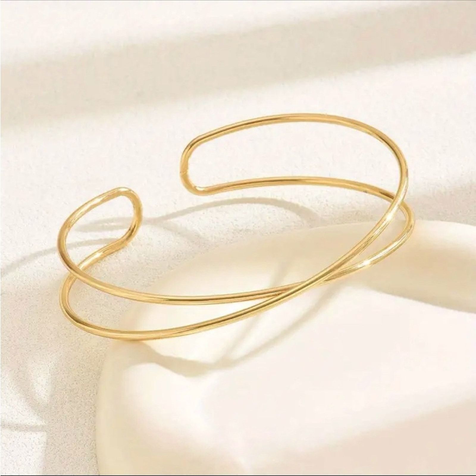 Nordstrom NEW NORDSTROM 14kt Gold Band Twisted Bracelet Bangle Cuff Size ONE SIZE - 5 Thumbnail