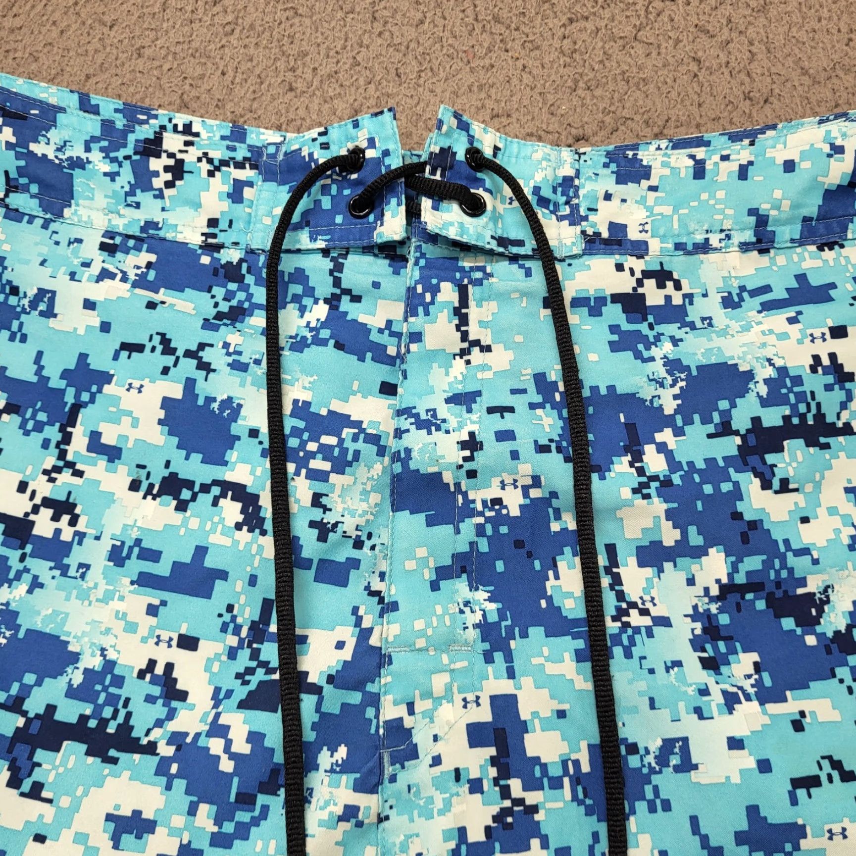 Under Armour Under Armour Bottom Men’s Size 40 Blue Digital Camo Pixelated Swim Trunks Size US 40 / EU 56 - 5 Thumbnail