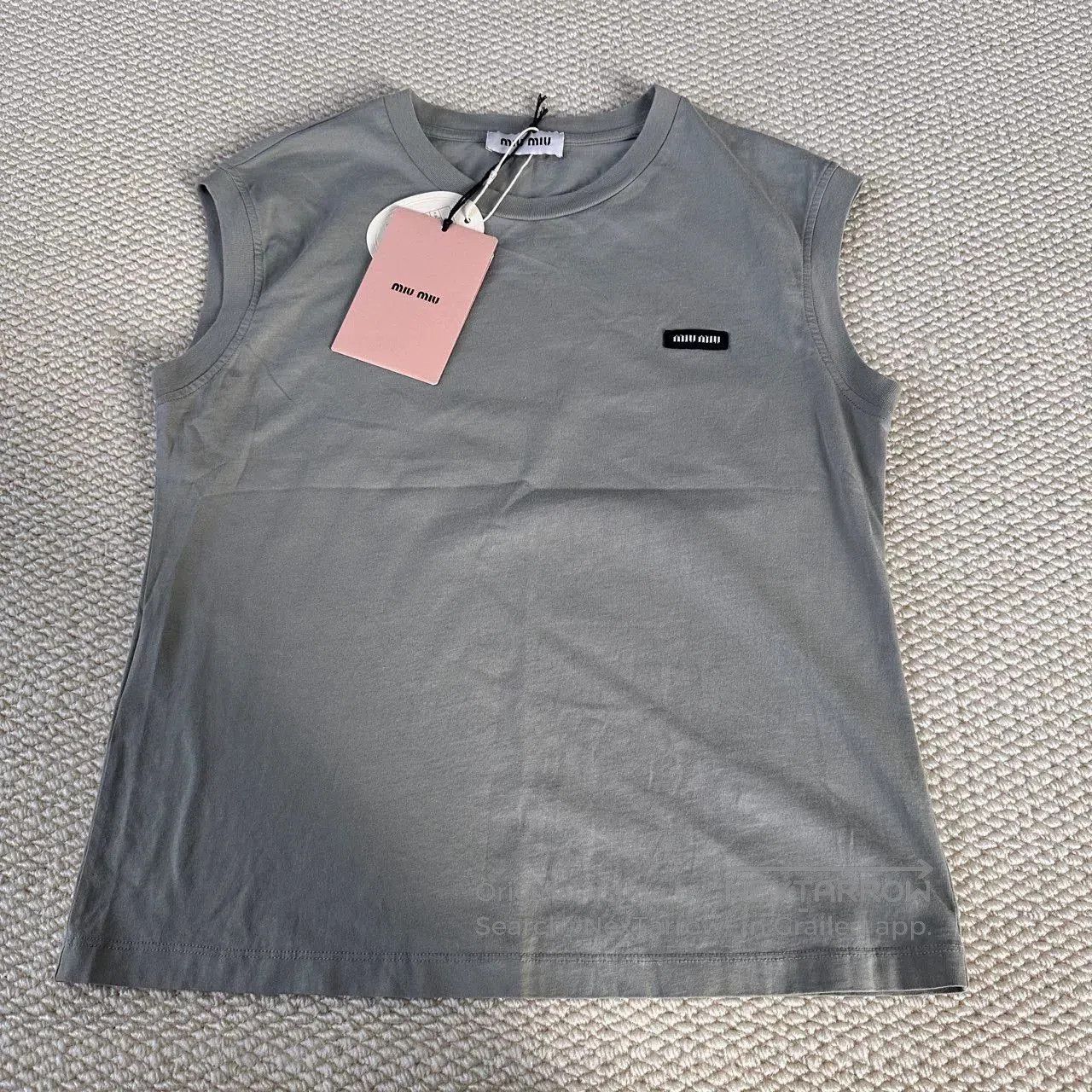 Miu Miu MiuMiu Solid Sleeveless Vest XS. Size XS / US 0-2 / IT 36-38 - 1 Thumbnail