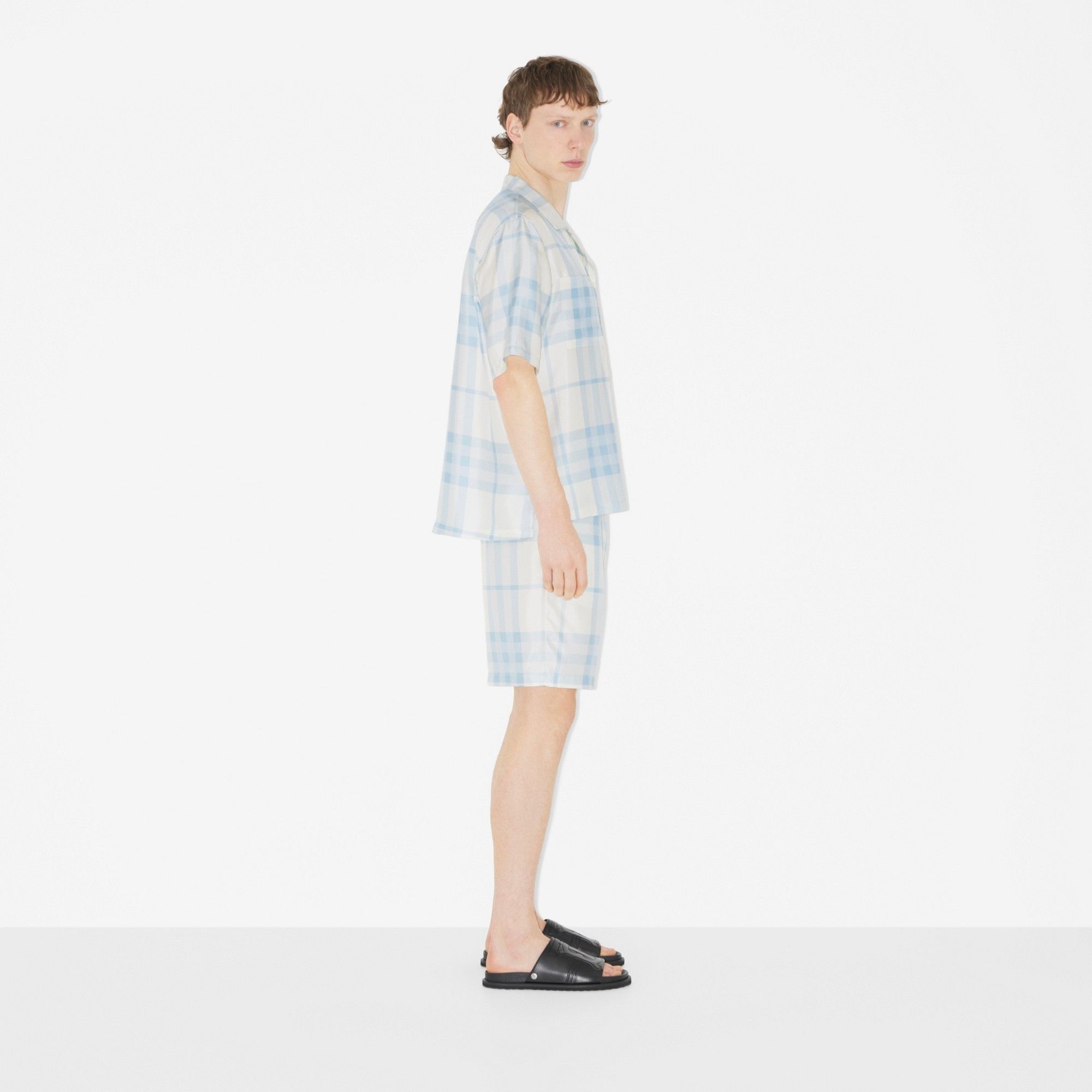 Burberry o1mle0326 Casual Shorts in Light Blue Size US 30 / EU 46 - 3 Thumbnail