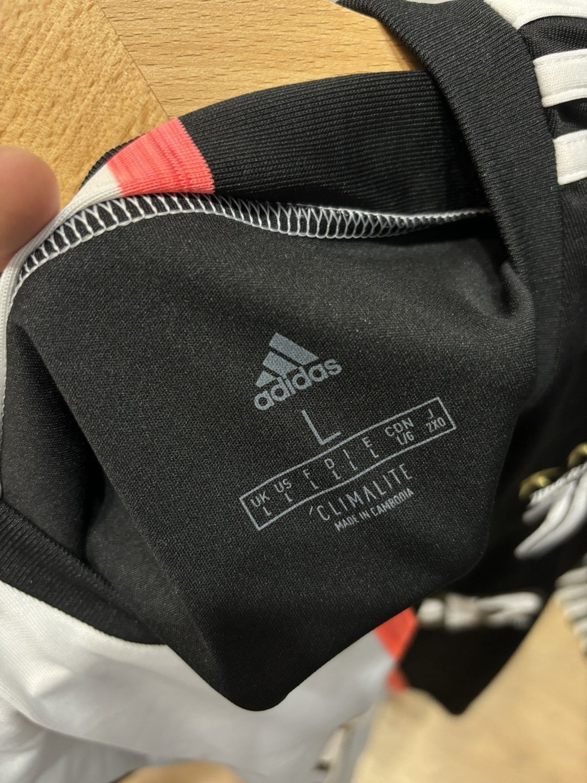 Adidas Juventus Turin 19/20 HomeKit Soccerjersey Football Size US L / EU 52-54 / 3 - 5 Thumbnail