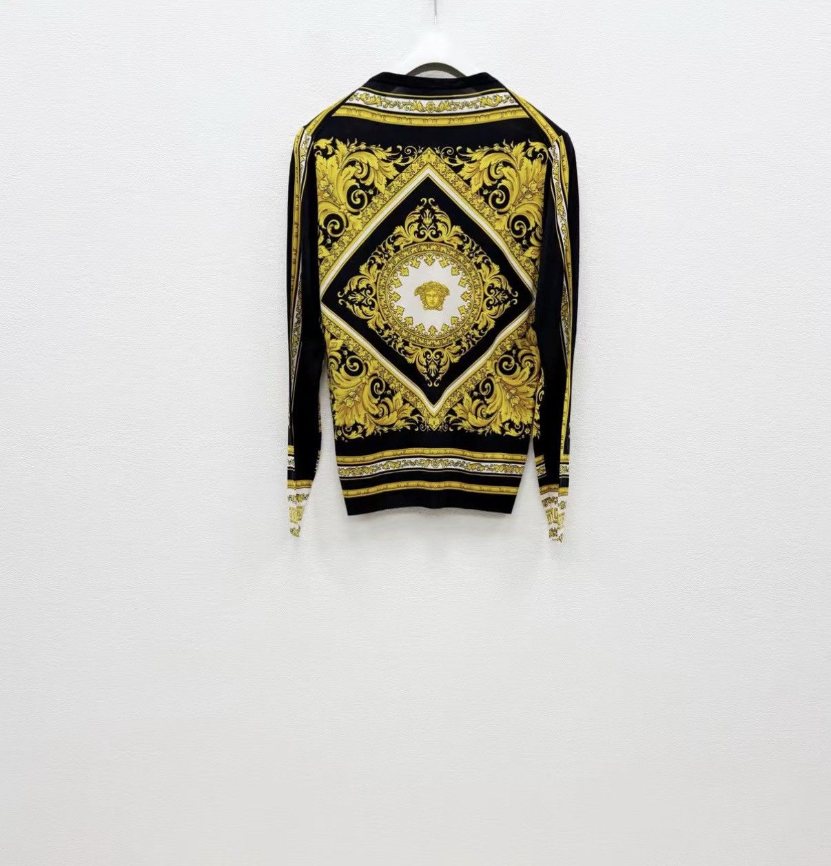 Versace VERSACE 100% Silk Knit Top J30 Size US M / EU 48-50 / 2 - 4 Thumbnail