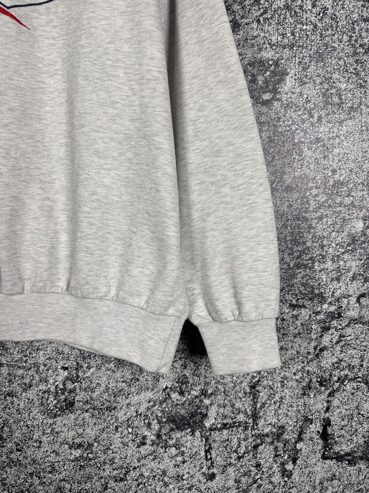 Reebok Reebok Vintage 90s Gray Sweatshirt Pullover Big Logo Size L Size US L / EU 52-54 / 3 - 5 Thumbnail