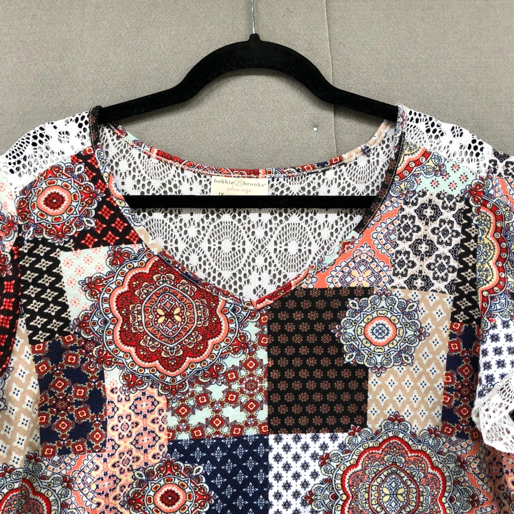 Vintage Bobbie & Brooks Plus 1X Womens Top Patchwork Boho Crochet Lace Flutter Sleeve V-Neck Short Sleeve Blouse Size XL / US 12-14 / IT 48-50 - 3 Thumbnail