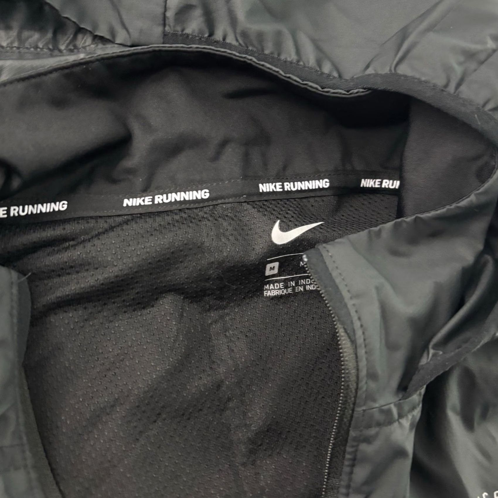 Nike Nike Running Chicago Marathon 2019 Full Zip Hooded Windbreaker Women's M Black Windbreaker Nike Shirt Jacket Womens M Size M / US 6-8 / IT 42-44 - 4 Thumbnail