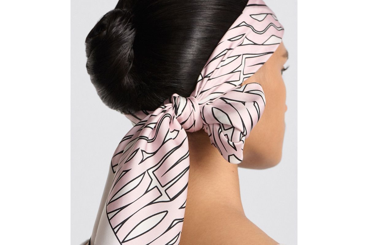 Dior o1bcso1str0226 Size:OS/90 Square Scarf in White/Pale Pink Size ONE SIZE - 7 Thumbnail