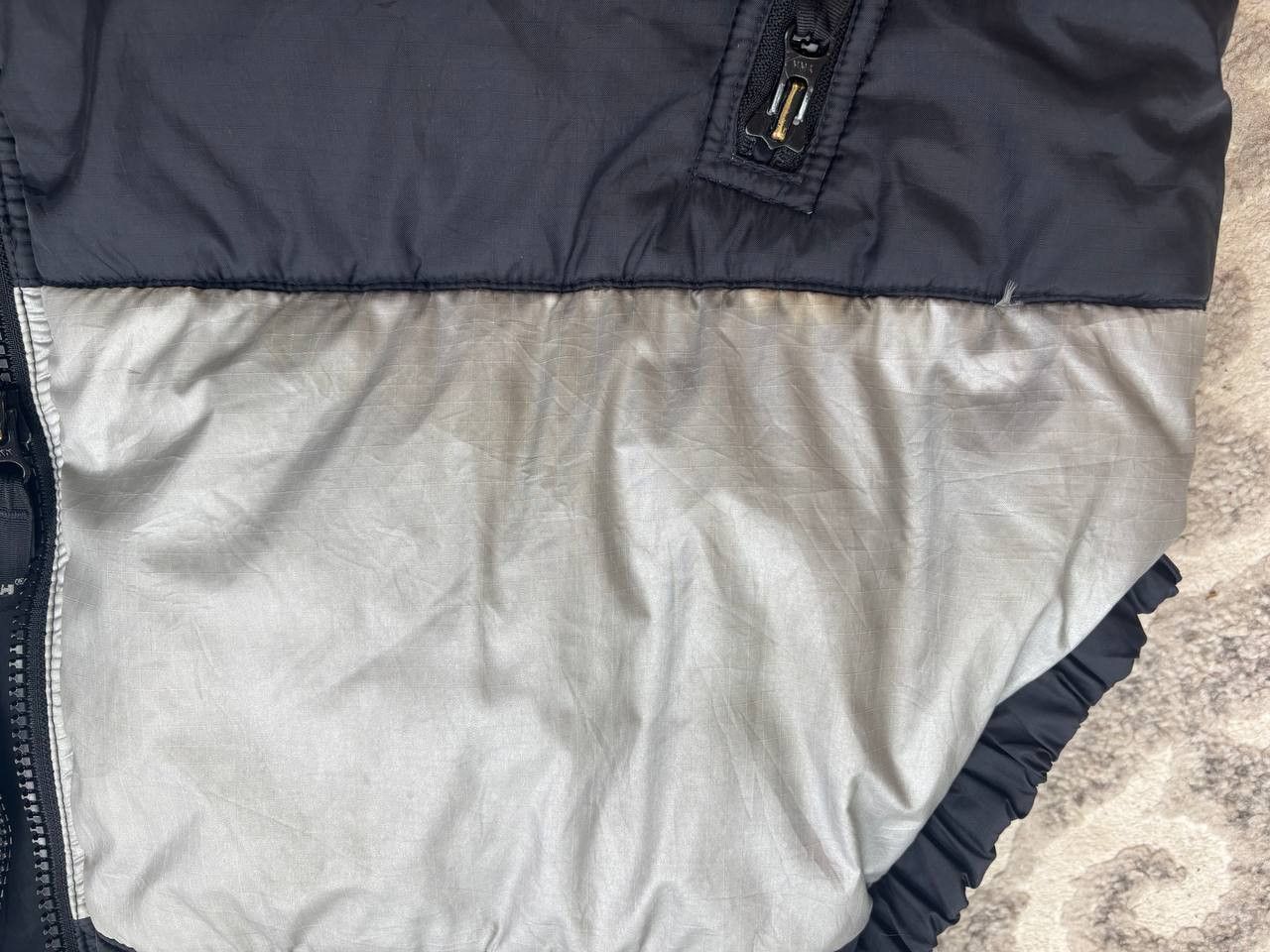 Helly Hansen Vintage Helly Hansen Silver Puffer Vest XL Big Logo Gorpcore Size US XL / EU 56 / 4 - 6 Thumbnail