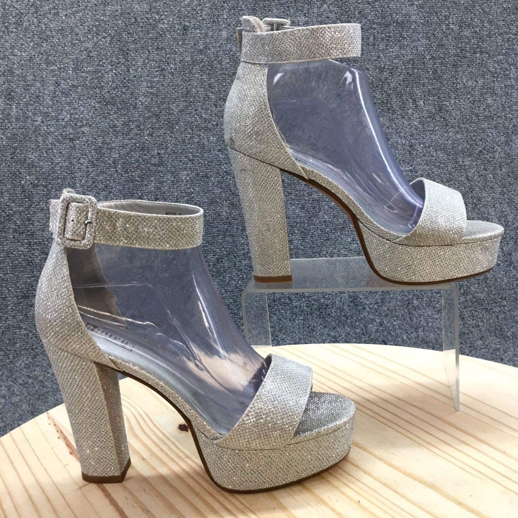 Vintage Idifu Heels Womens 9 Silver Fabric Strappy Platform Buckle Ankle Open Toe Casual Size US 9 / IT 39 - 2 Thumbnail