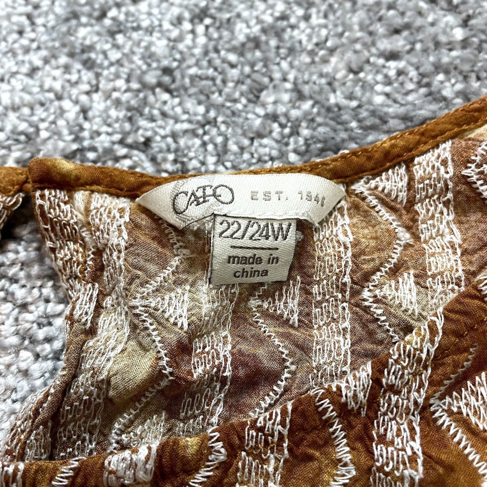 Vintage Cato Blouse Shirt Womens 24W Brown Long Sleeve Slit Rayon Knit Slit Sleeve Plus Size Womens Shirt Size 4XL / US 24-26 - 2 Thumbnail