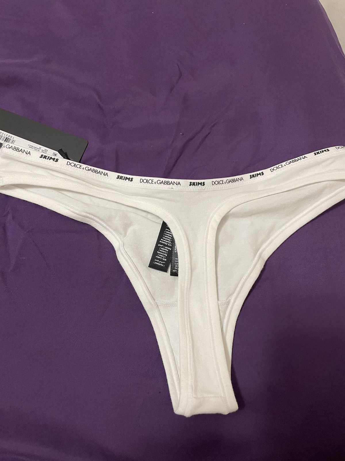 Skims- Dooce Gabbana thong (xs)