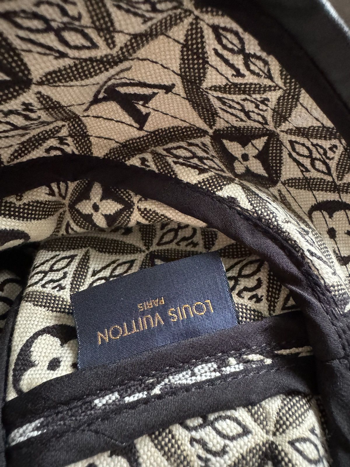 Louis Vuitton LOUIS VUITTON hat marked S see real tape measurements in pho Size ONE SIZE - 15 Thumbnail