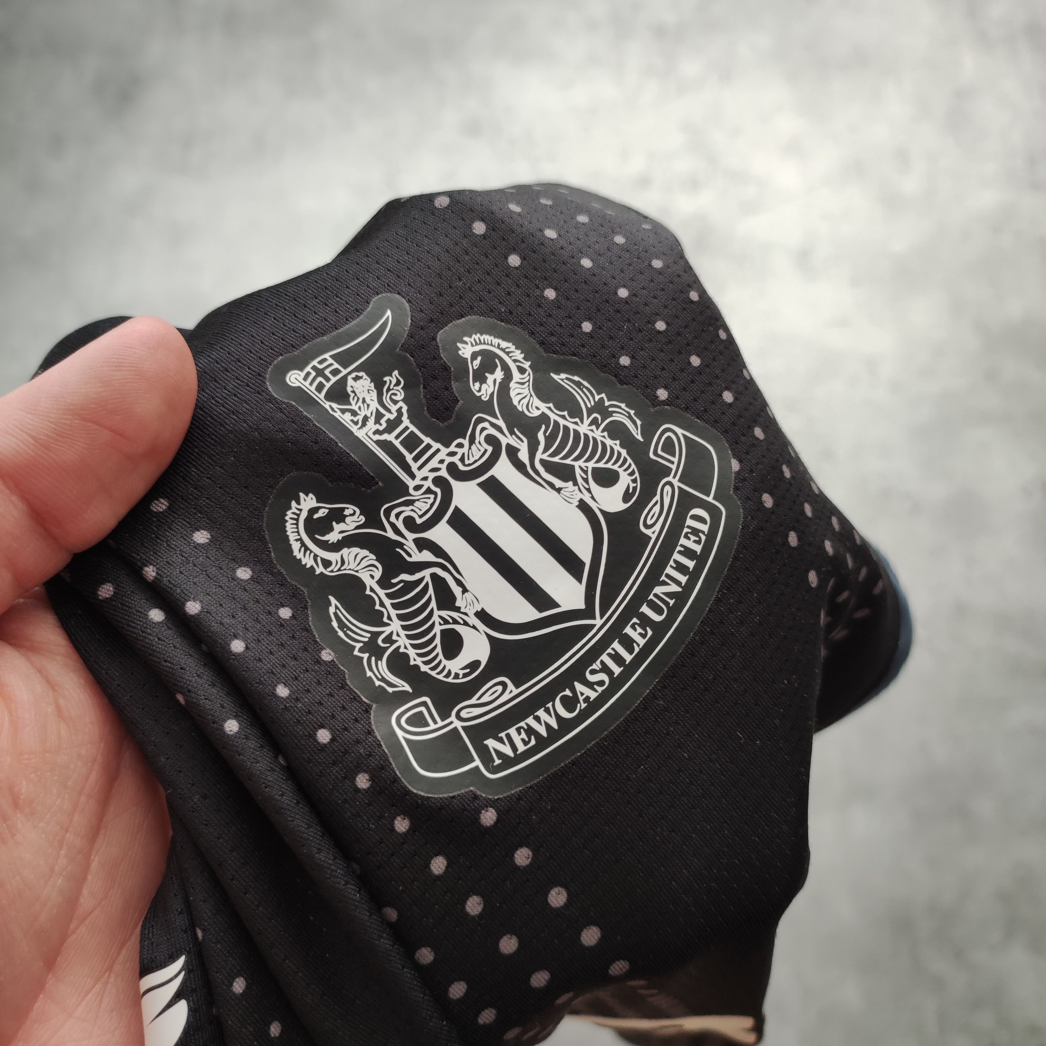 Other RARE Castore Newcastle United 2023 Training Football Jersey Size XL / US 12-14 / IT 48-50 - 6 Thumbnail