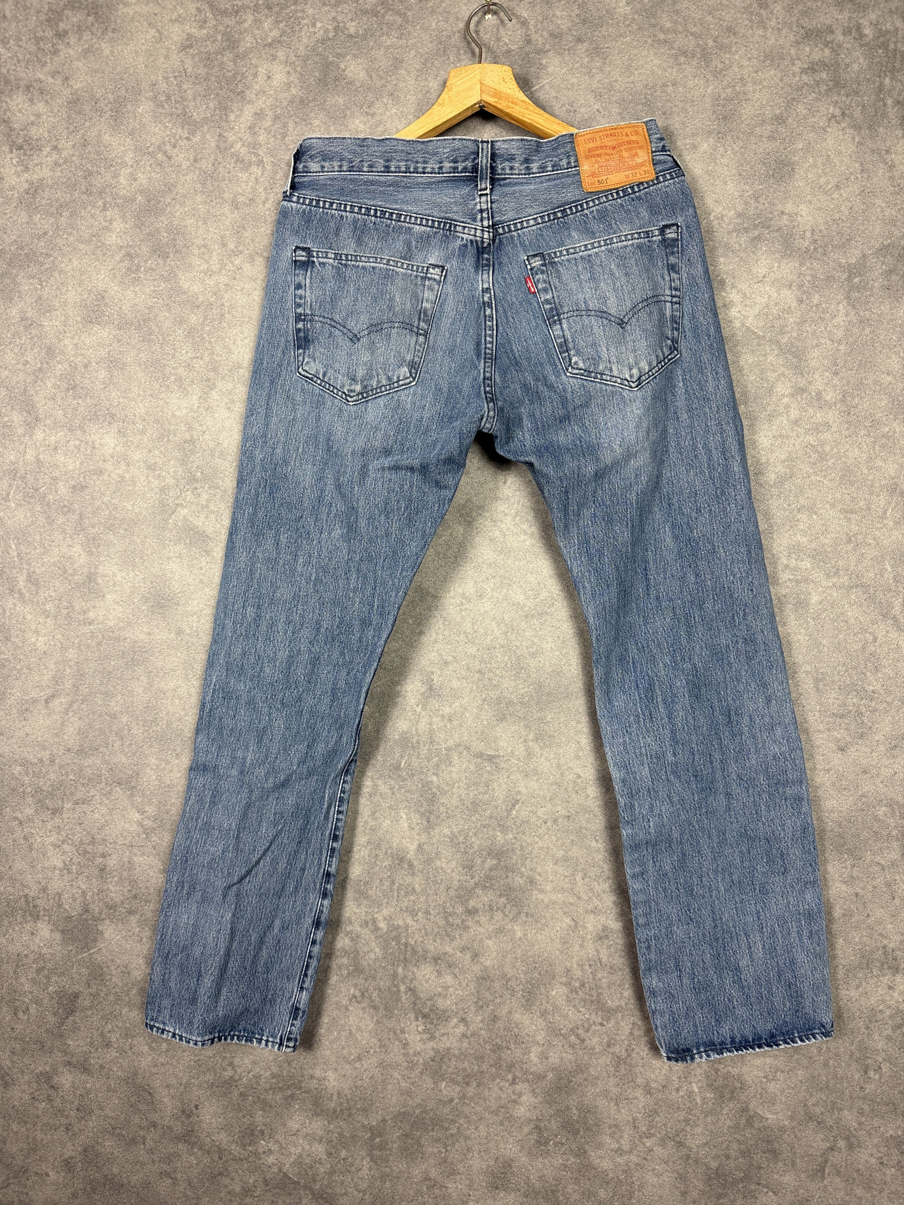 Levi's Levi’s light blue jeans with distressed denim 501 straight Size US 32 / EU 48 - 1 Thumbnail
