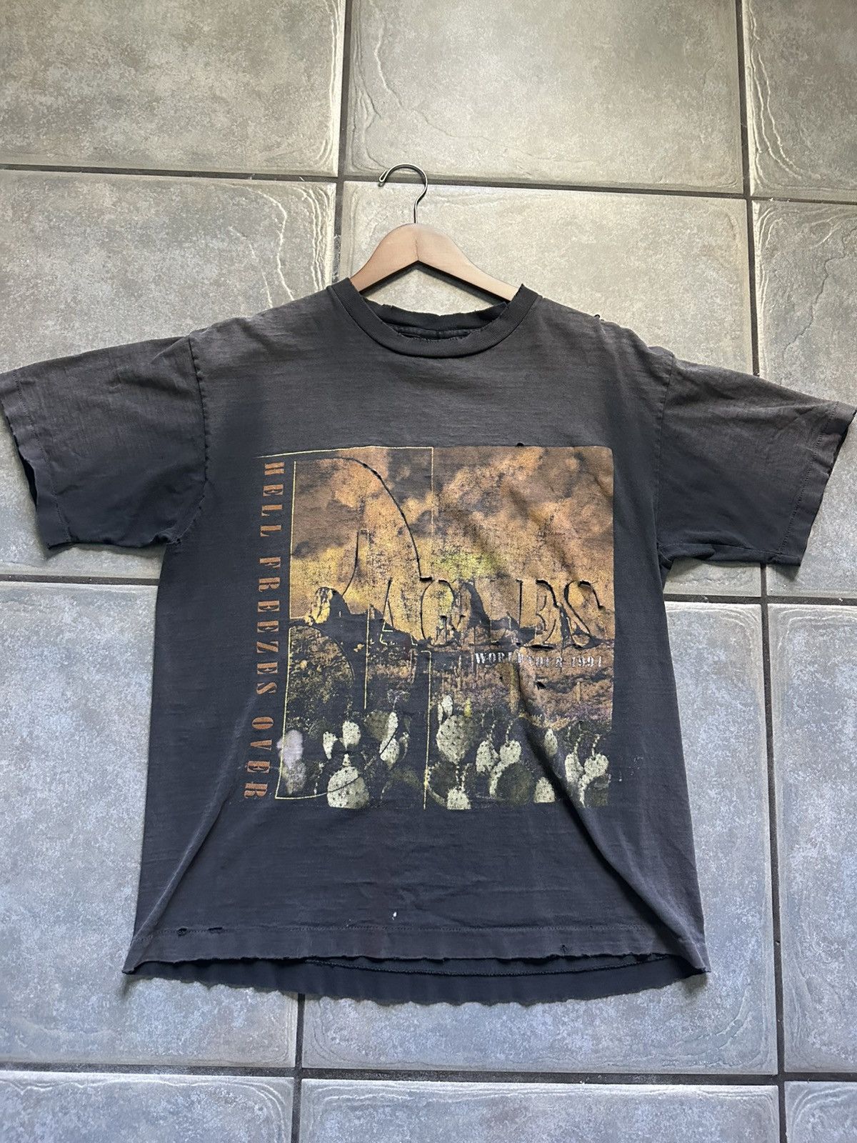 Band Tees Super thrashed Vintage The Eagles Giant tee Size US L / EU 52-54 / 3 - 1 Thumbnail