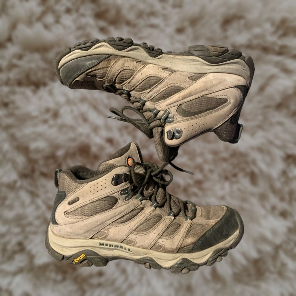 VINTAGE Merrell Moab 3 Mid Waterproof Hiking Boots Mens 10.5 Vibram Boulder J035837