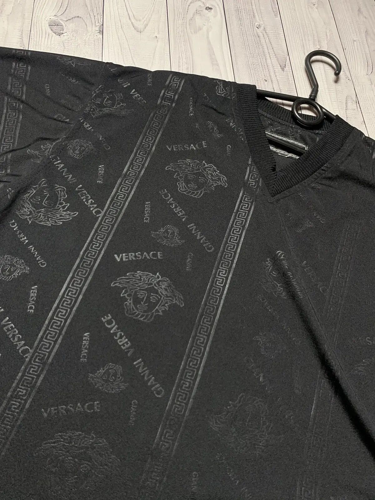 Vintage Vintage Versace Monogram tee size M Size US M / EU 48-50 / 2 - 2 Thumbnail