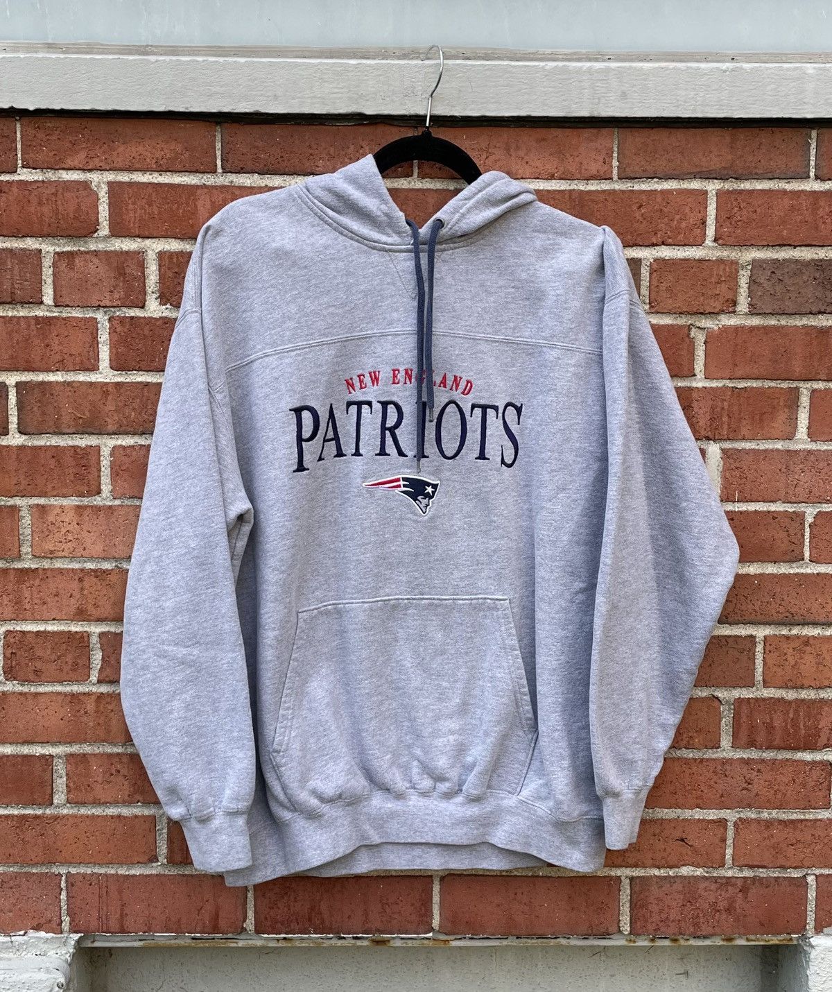 NFL vintage y2k NFL new England patriots embroidered hoodie Size US XL / EU 56 / 4 - 1 Thumbnail