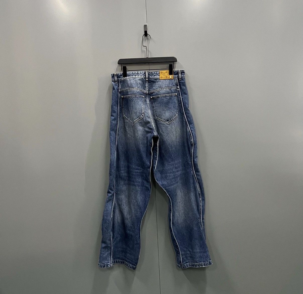 Louis Vuitton Louis Vuitton Vintage Wave Line Washed Jeans J41 Size US 32 / EU 48 - 2 Thumbnail