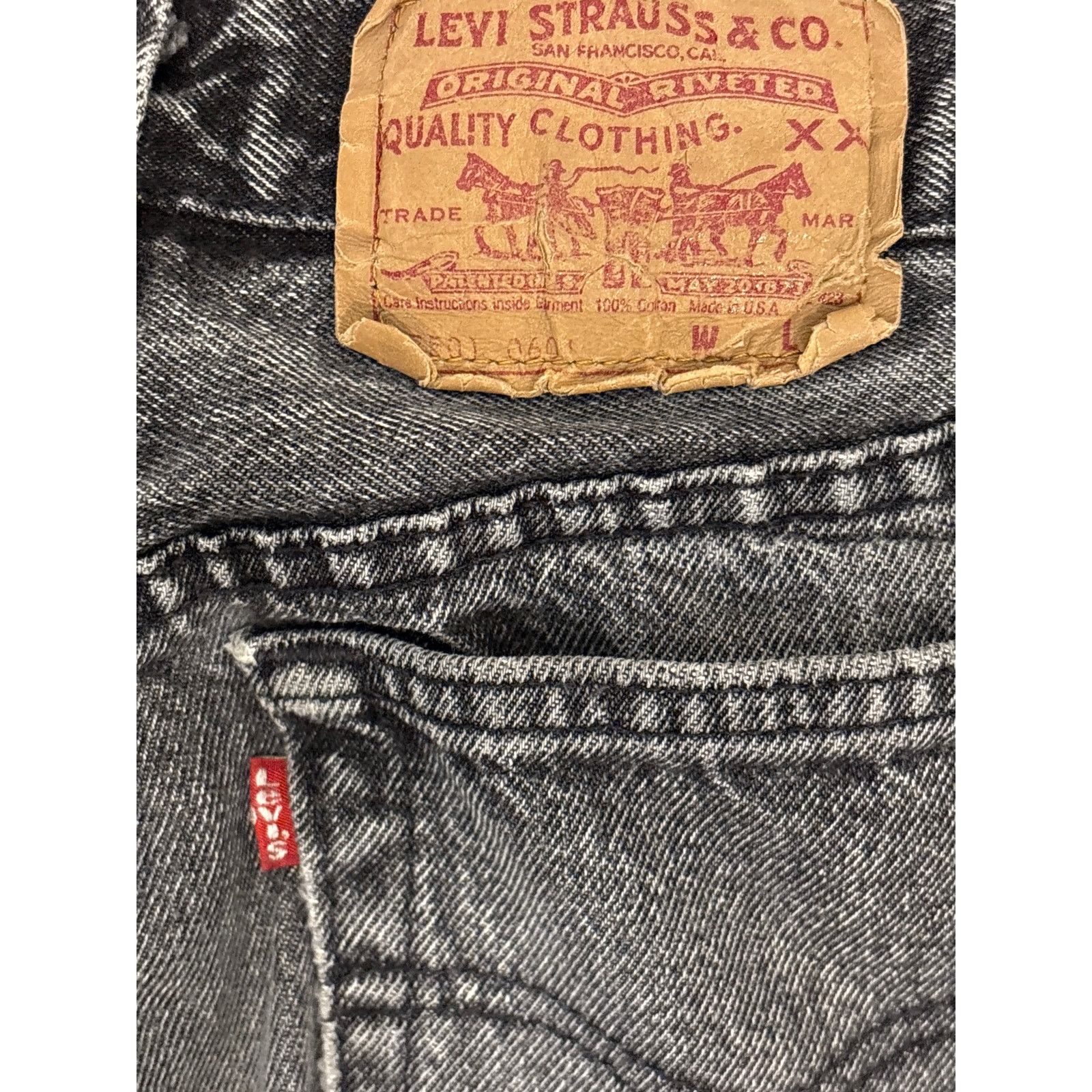 Vintage Levi’s Black electric wash Jeans 501-0601 women’s 11