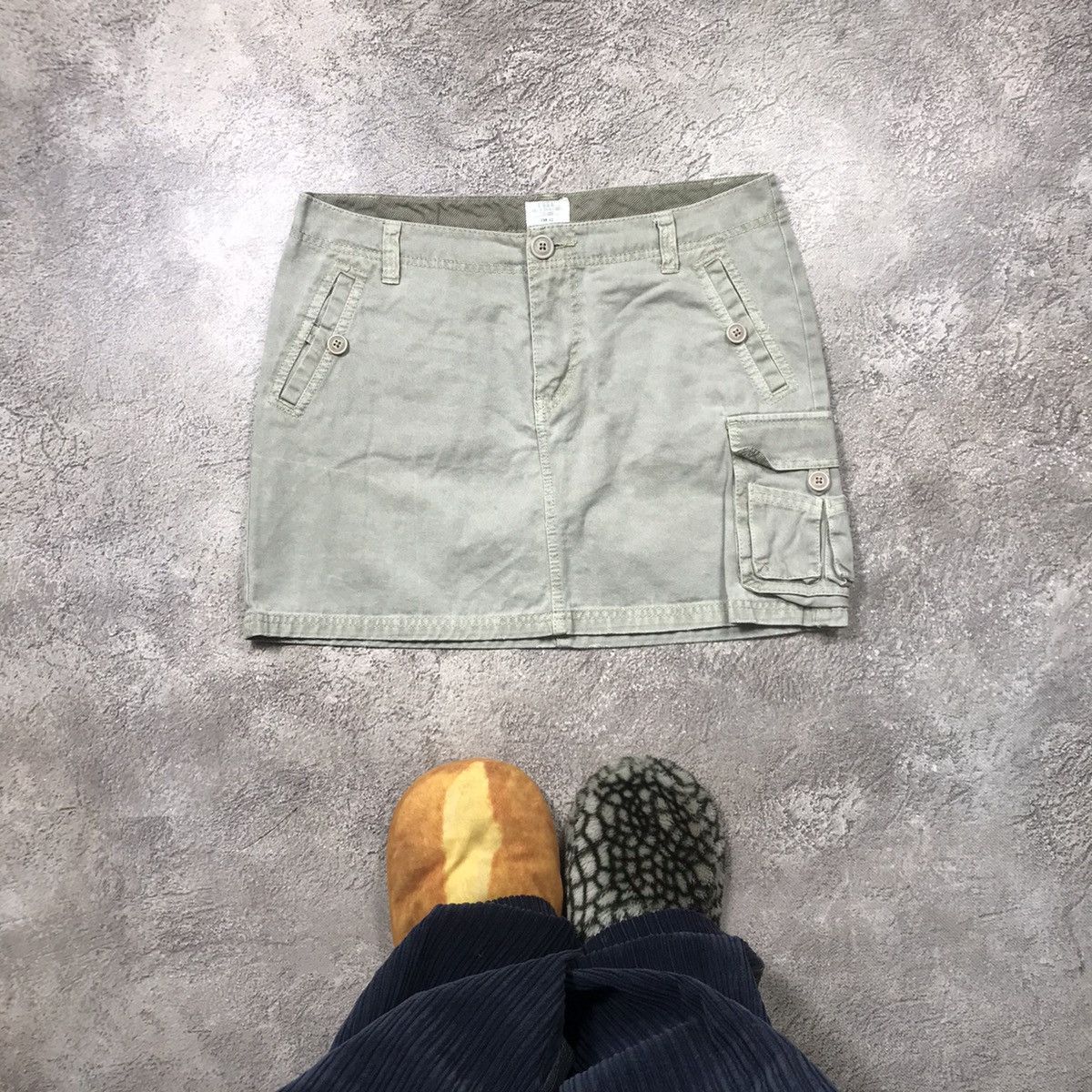 Vintage Vintage Y2K Khaki Cargo Skirt Streetwear Workwear Washed 32 Size 32" / US 10 / IT 46 - 1 Thumbnail