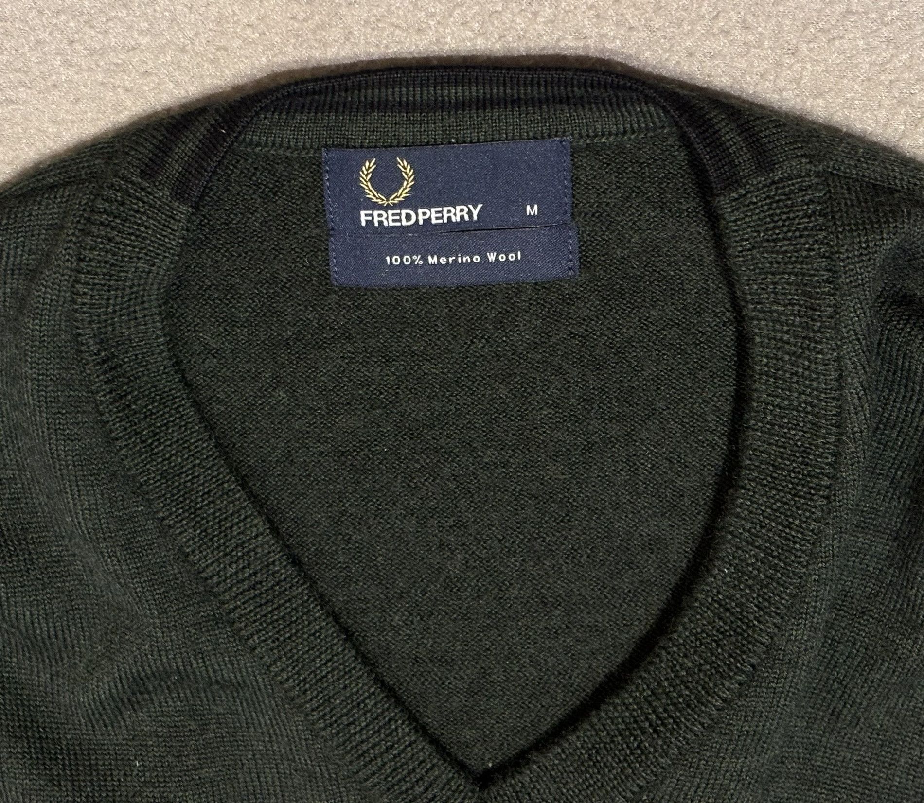 Fred Perry Fred Perry V-neck sweater 100% Wool size M Size US M / EU 48-50 / 2 - 14 Thumbnail