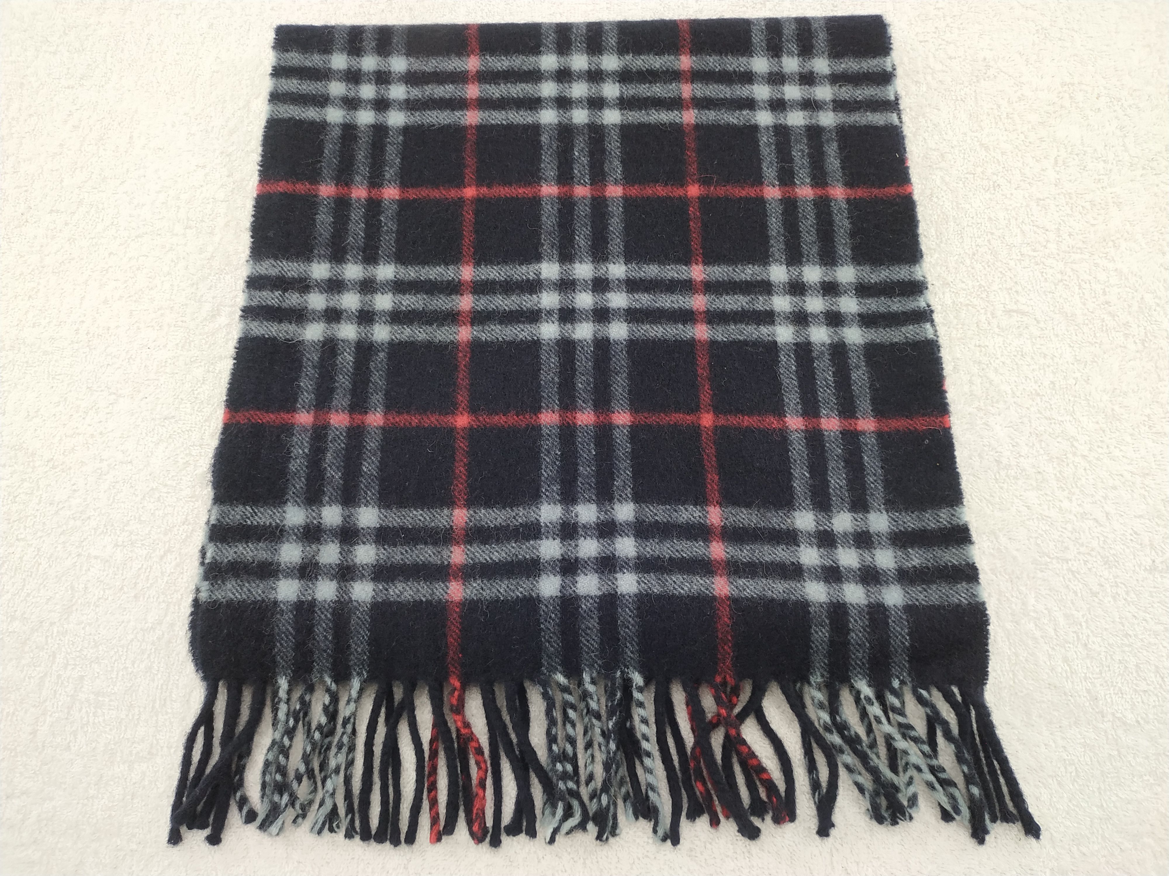 Burberry Vintage Burberry Scarf/Muffler/Neckwear MF467 Size ONE SIZE - 1 Thumbnail
