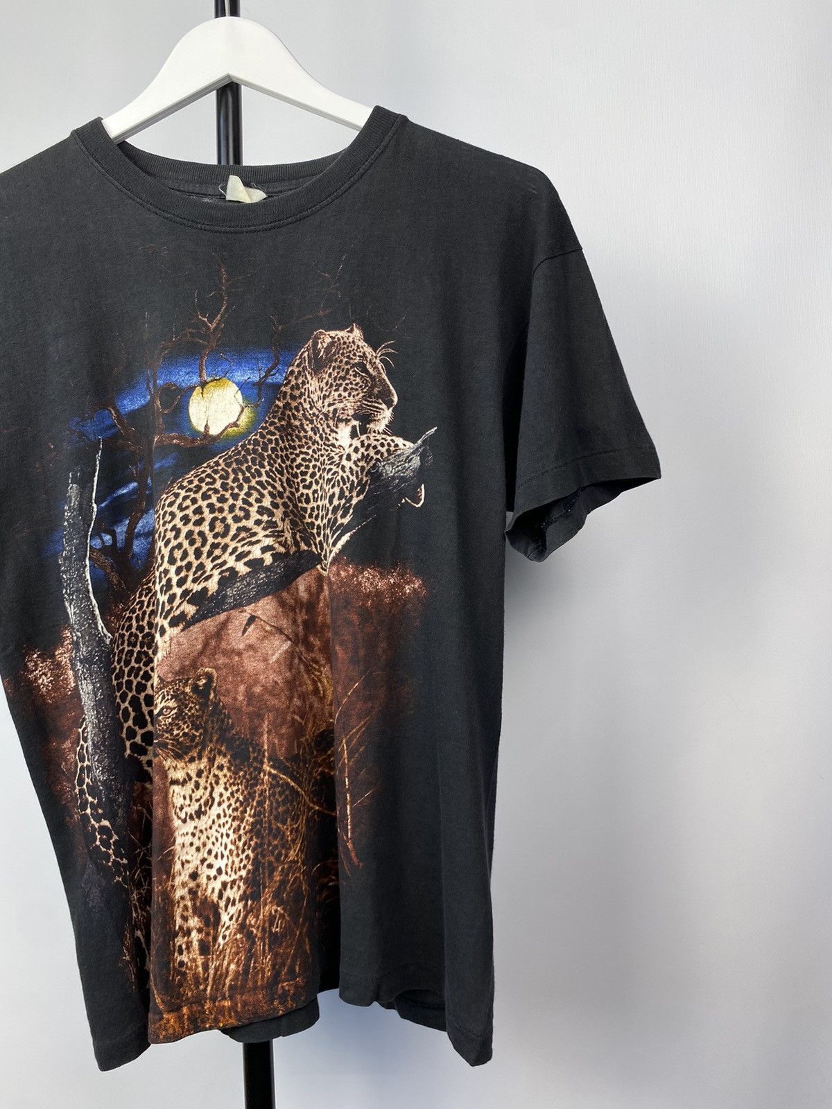 Vintage Vintage 80s Faded 3D print Leopard Nature Animal tee shirt Size US S / EU 44-46 / 1 - 4 Thumbnail