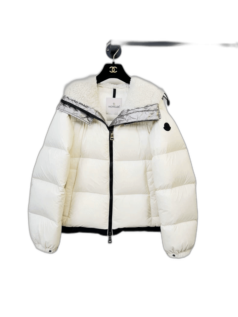 Moncler Moncler Down Jacket in Excellent Condition Size M / US 6-8 / IT 42-44 - 1 Thumbnail