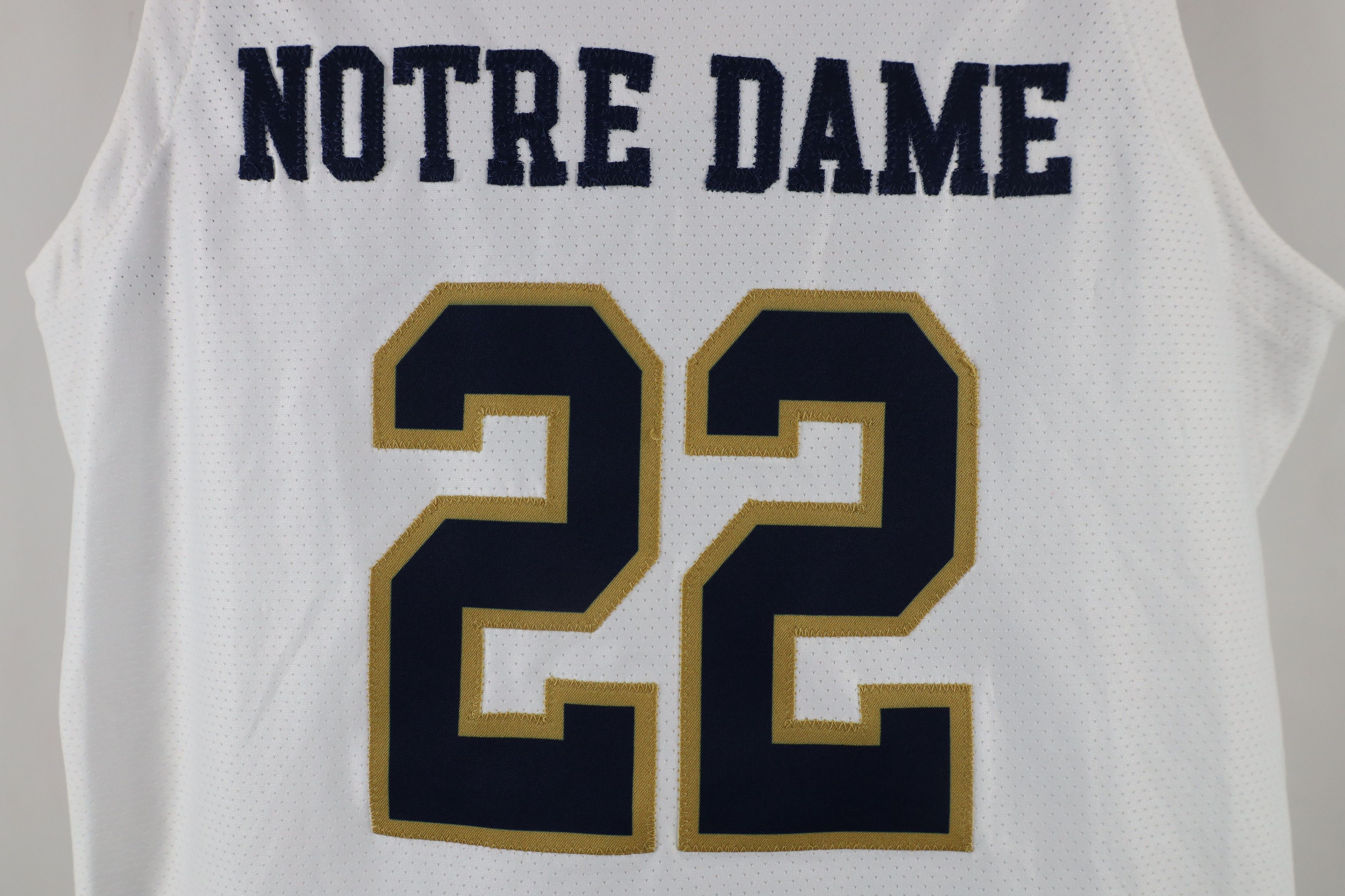 Under Armour × Vintage New Under Armour Dame University Basketball Jersey White Size S / US 4 / IT 40 - 4 Thumbnail