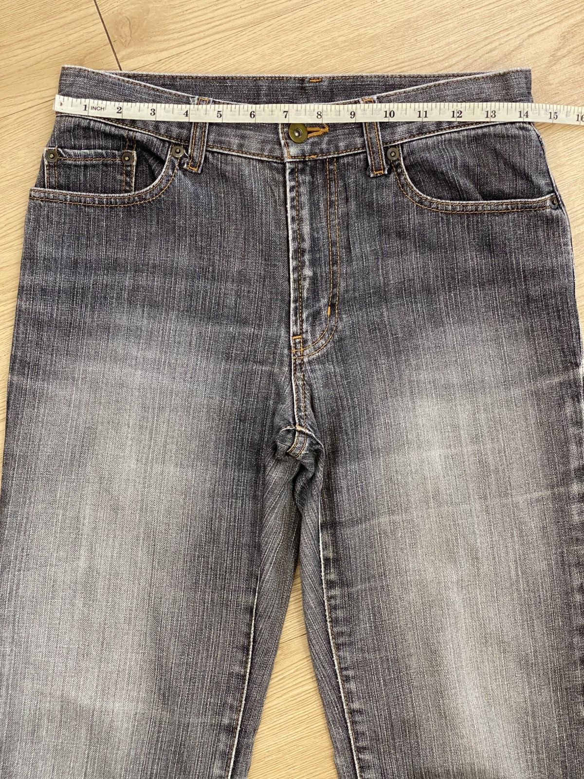 Uniqlo Uniqlo Faded Wash Style Loose Jeans Size US 29 - 9 Thumbnail