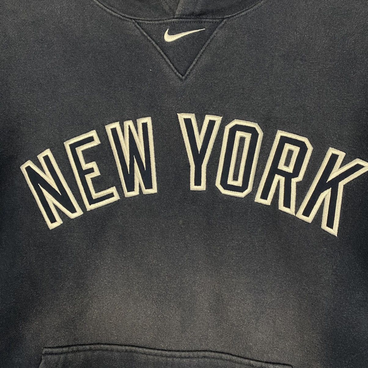 Nike 🔥SUN FADED DISTRESSED HOODIE NIKE MLB NEW YORK Size US M / EU 48-50 / 2 - 15 Thumbnail