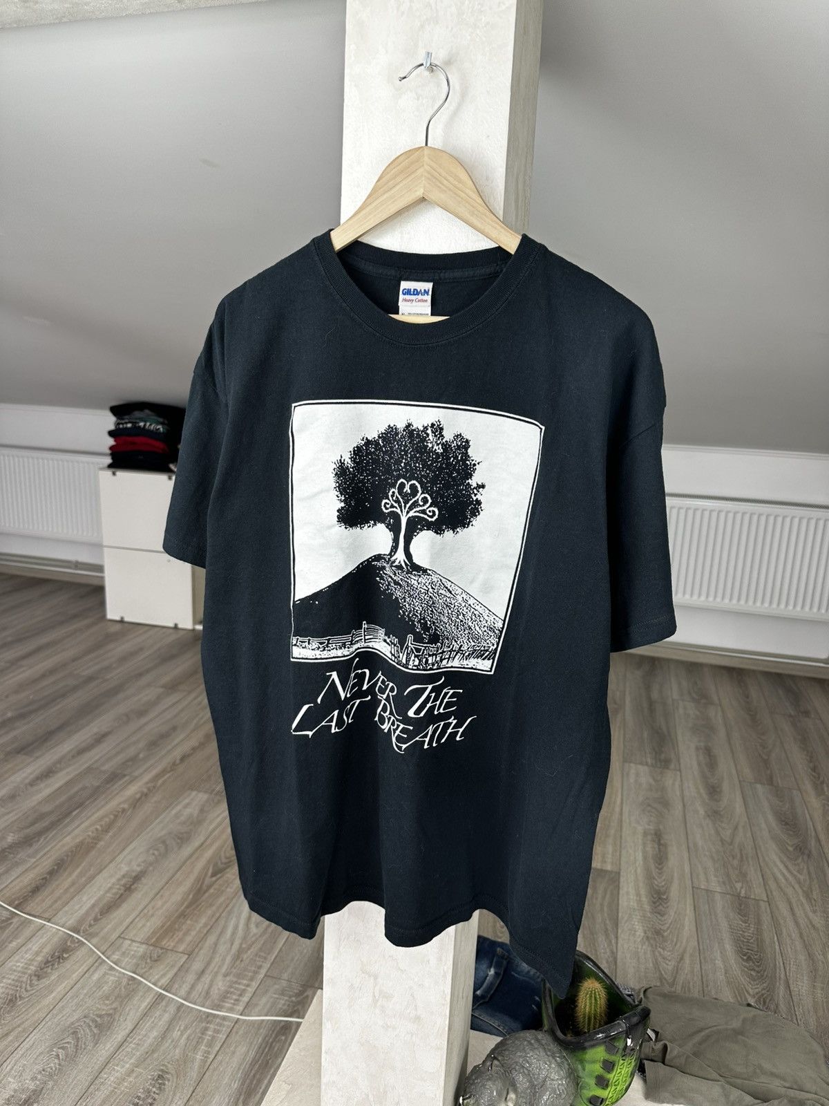 Band Tees Vintage Never The Last Breath Band T-Shirt Size US XL / EU 56 / 4 - 1 Thumbnail