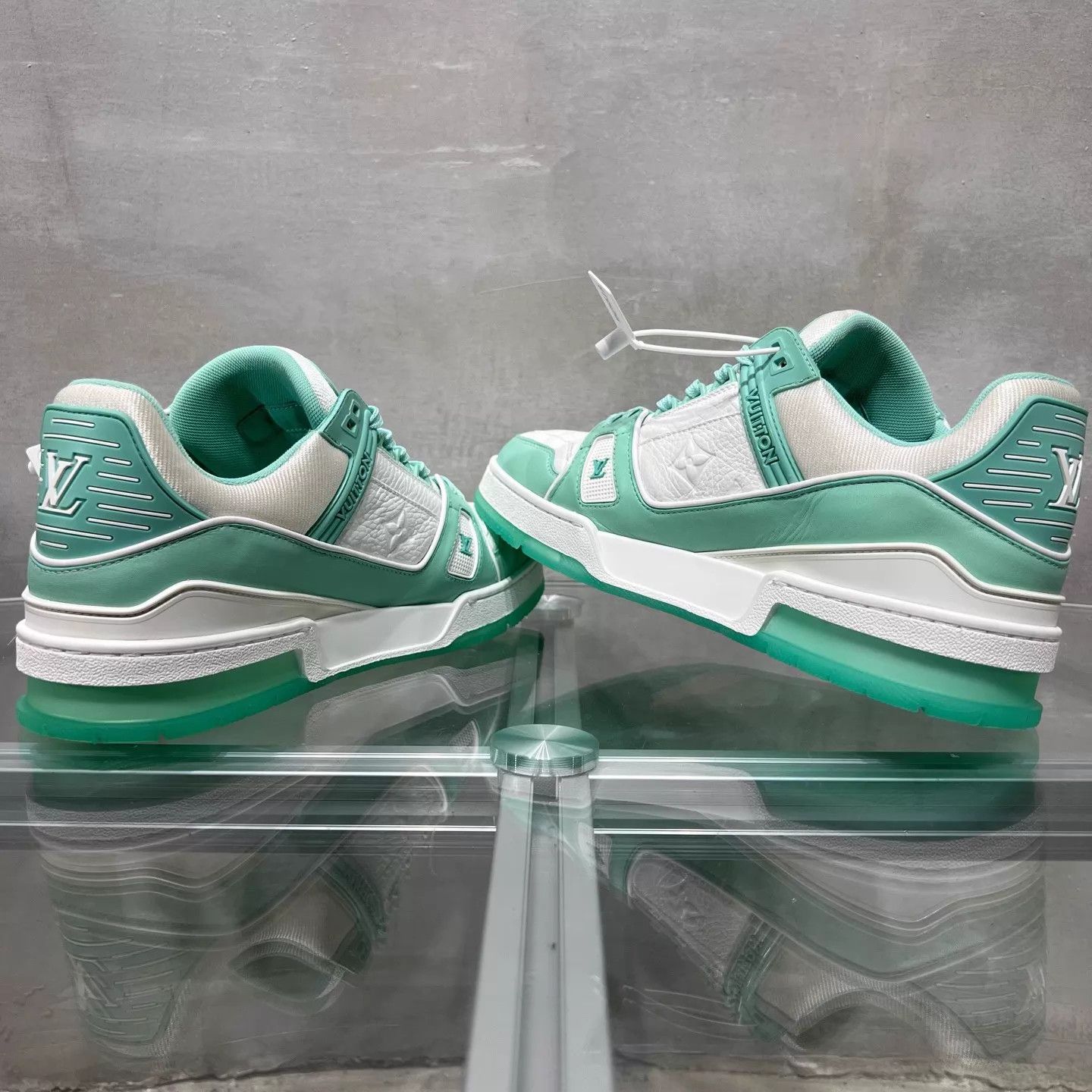 Louis Vuitton Louis Vuitton Trainer Mint Green UK7.5 (41.5) Size US 8.5 / EU 41-42 - 5 Thumbnail