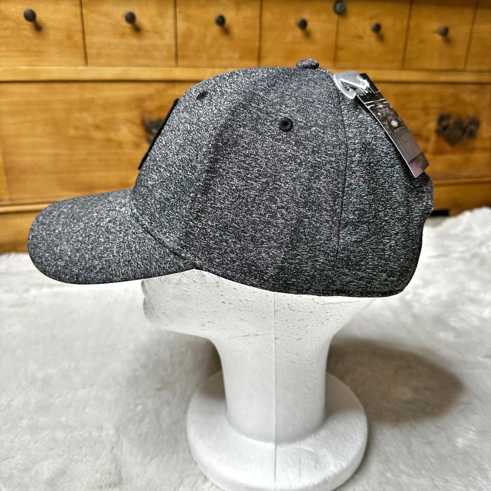 UFC NWT UFC Embroidered Patch Logo Adjustable Cap Grey Adult OS Size ONE SIZE - 3 Thumbnail