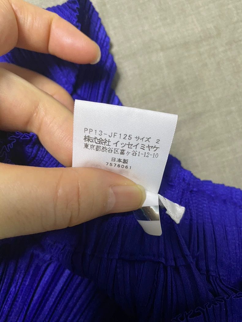 Issey Miyake Issey Miyake size:2 Blue and black color combination bests Size 31" - 9 Thumbnail