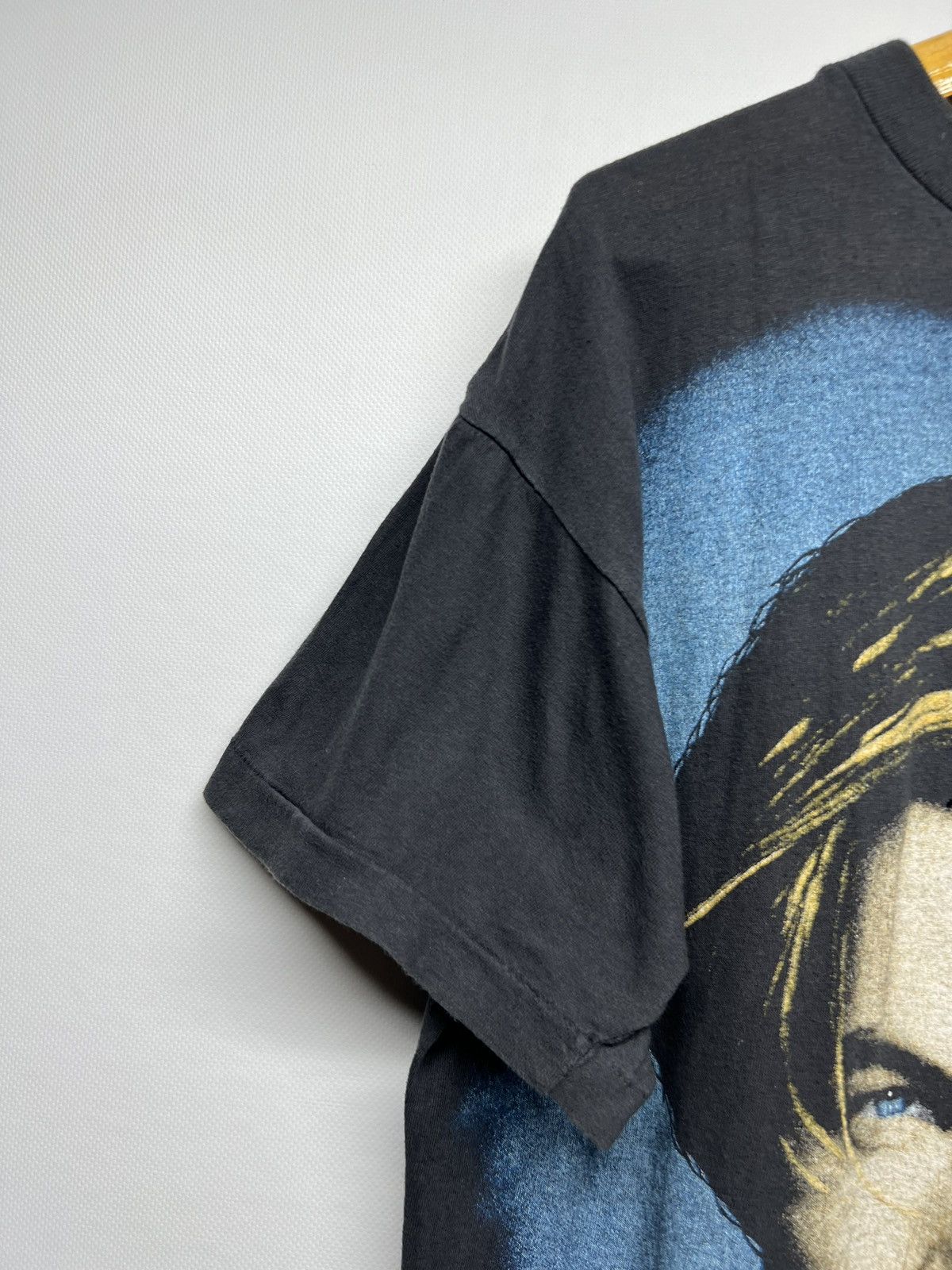 Vintage Vintage Y2k Leonardo di Caprio All Over Print T-Shirt 90’s Size US S / EU 44-46 / 1 - 5 Thumbnail
