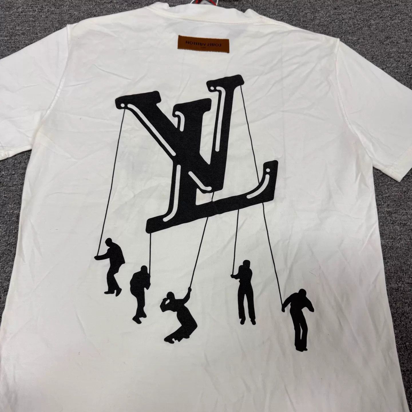 Louis Vuitton LV Balloon Swing Parachute Print Crew SS Tee L Size L / US 10 / IT 46 - 6 Thumbnail