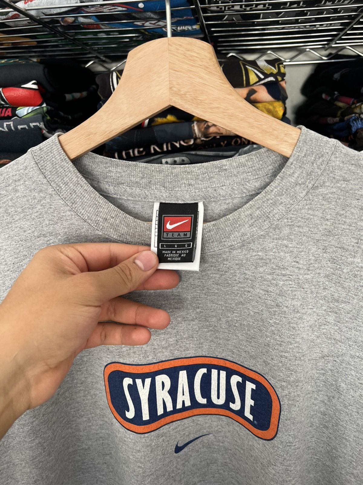 Nike 90s Syracuse NCAA Mini Swoosh Basketball NBA Tee Size US L / EU 52-54 / 3 - 4 Thumbnail