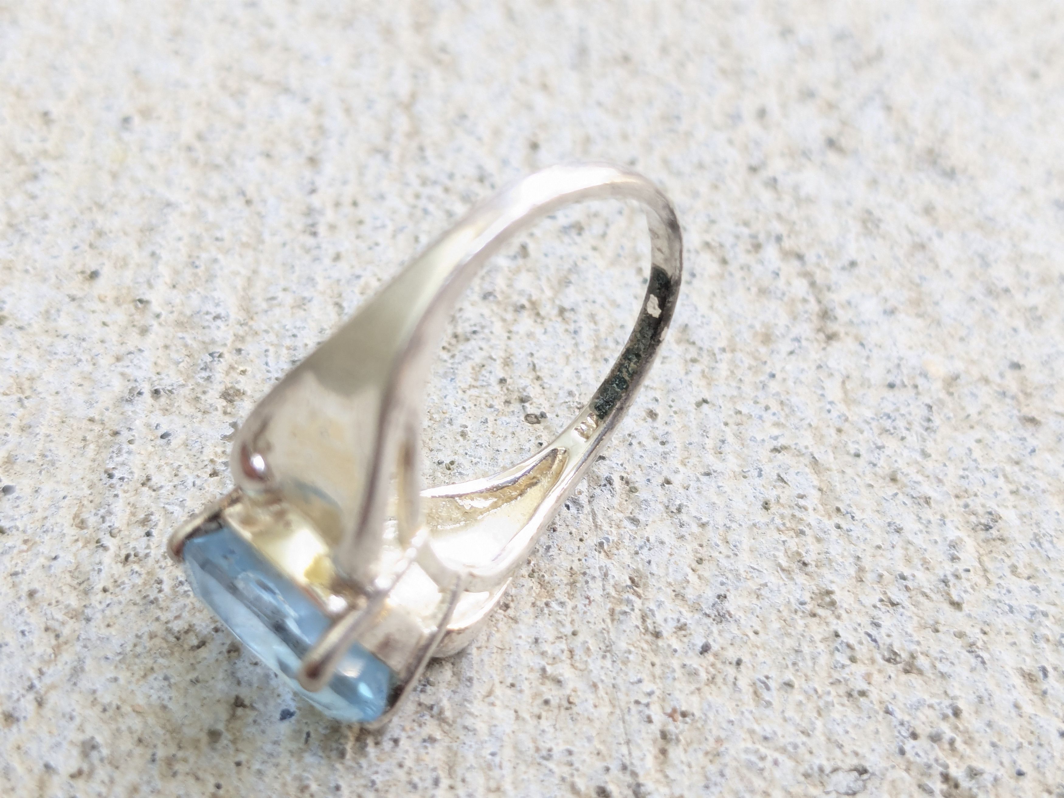 Jewelry Sterling Silver Ring Blue Topaz Oval Faceted 7 Size ONE SIZE - 6 Thumbnail