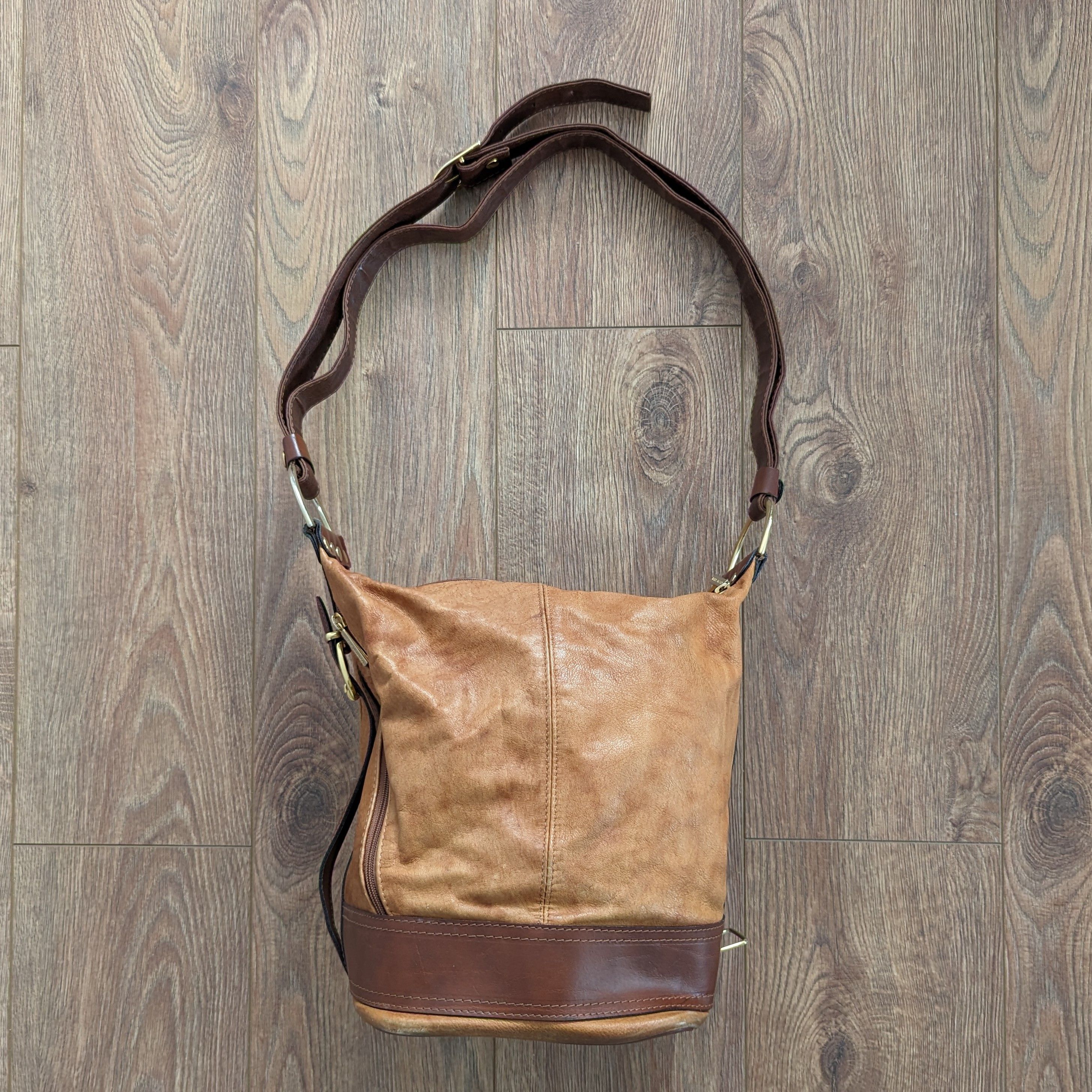 Other Vintage Valentino Di Paolo Leather Bucket Bag Made in Italy Size ONE SIZE - 13 Thumbnail
