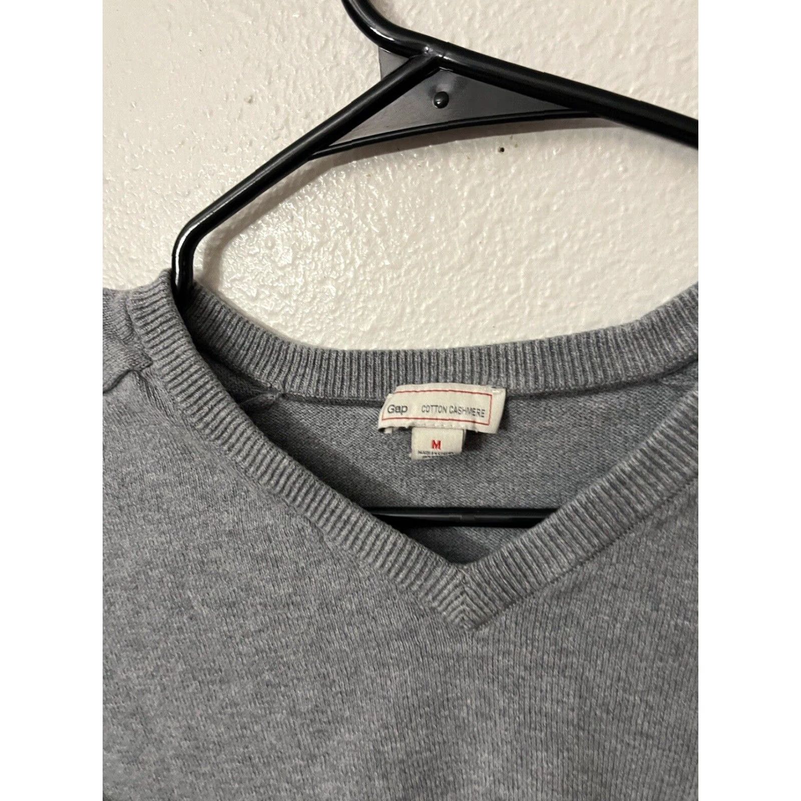 Gap GAP Sweater Mens Medium Gray V Neck Lightweight Cashmere Cotton Long Sleeve Size US M / EU 48-50 / 2 - 3 Thumbnail